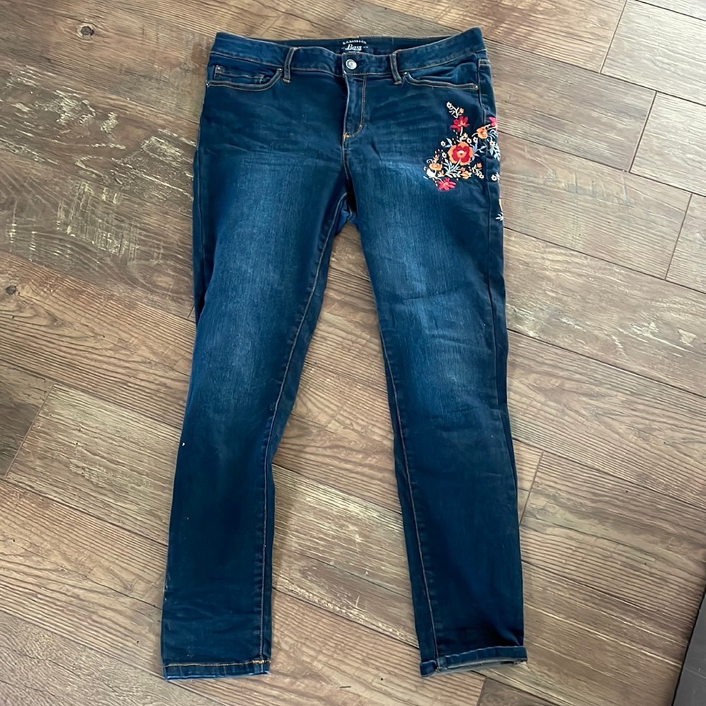 Floral embroidered skinny jeans